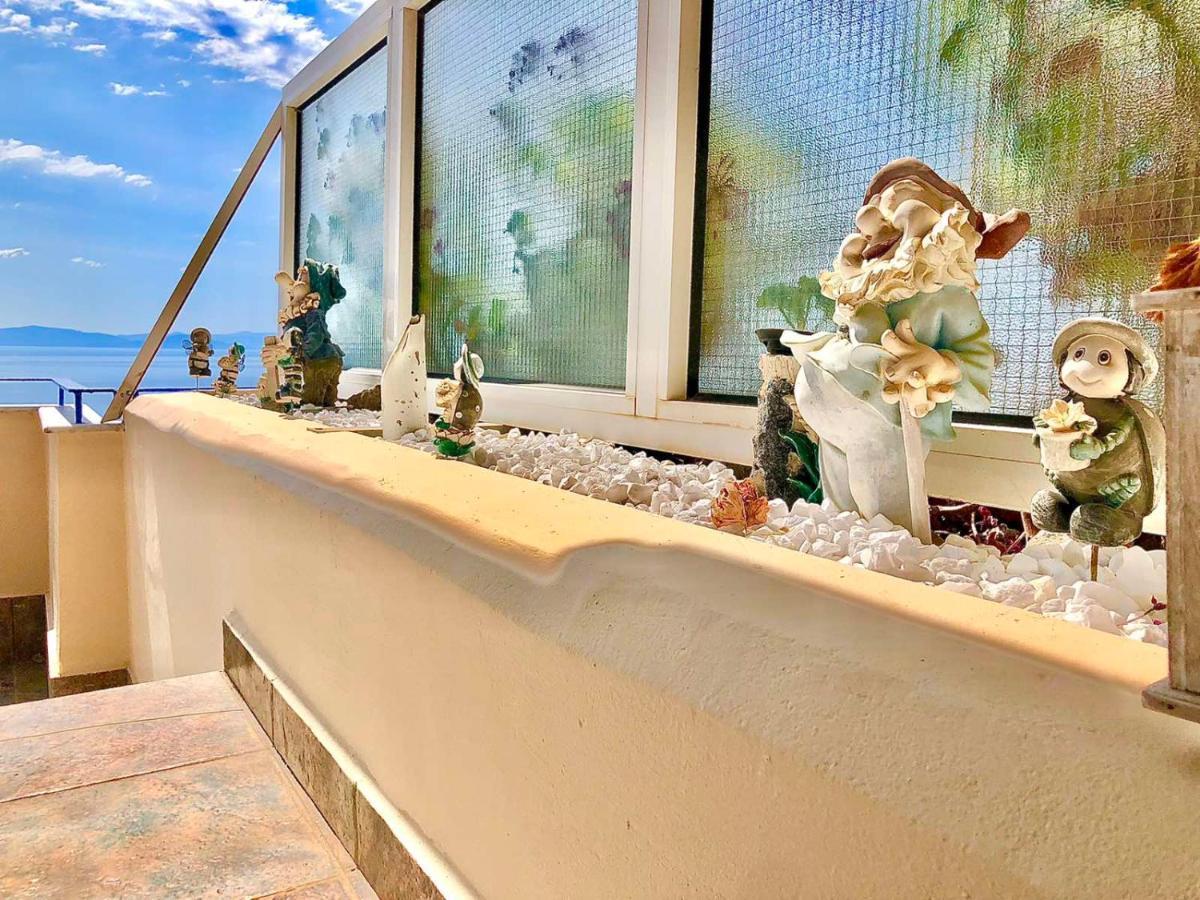 Αquaview Apartment Gythio Ngoại thất bức ảnh